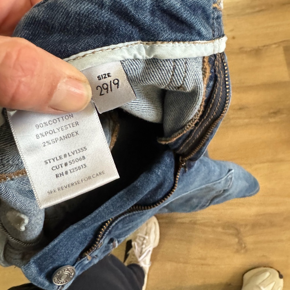 High-Rise Wide-Leg Women's Jeans in Blue Wash - Picture 5 of 5